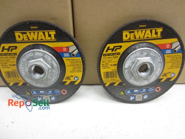 Lot 31-9329 - (80) New DeWalt 4.5" stainless grind discs