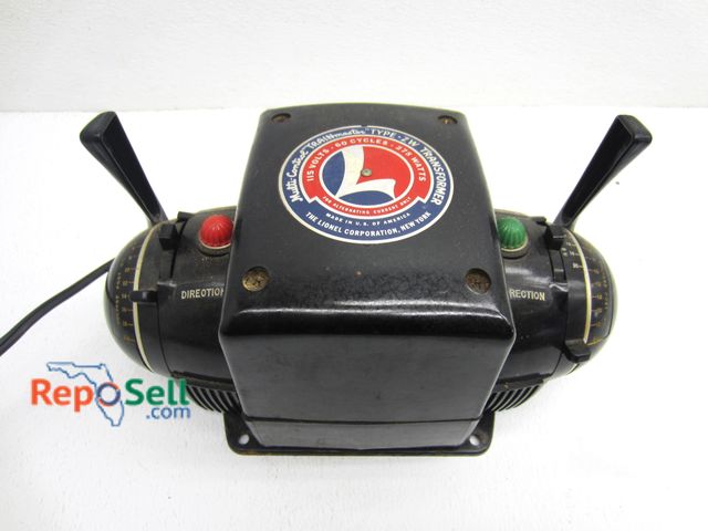 Lot 31-5159 - Lionel Multi-Control Trainmaster Type 2W Transformer, Powered On