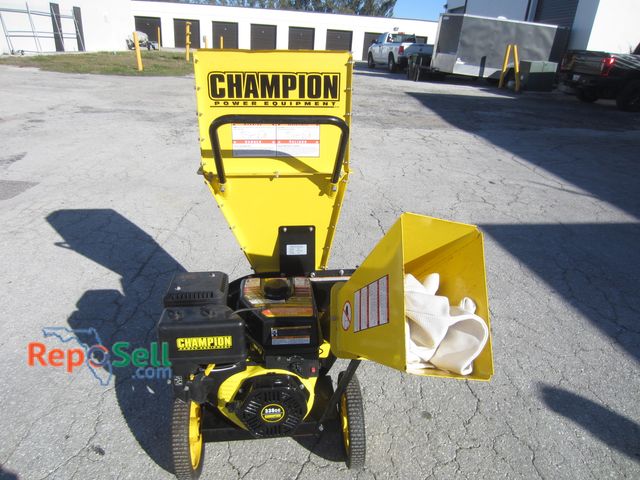 Lot 31-5066 - Champion Gas Mulcher 338cc #100137 With Catch Bag - Has Compression