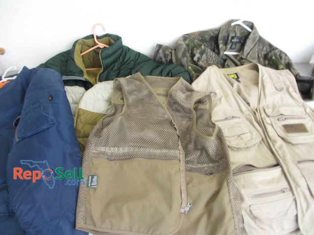 Lot 31-8542 - 5 XL & L Men's Outdoor Jackets And Vests - HQ Issue RedHead Magellan
