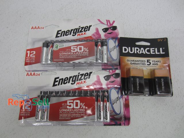 Lot 31-6431 - Duracell and Energizer Batteries: (2) 9V 2021, (48) AAA 2023 - Posted Mfg Date