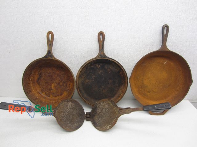 Lot 31-8553 - (4) Cast Iron Pans: (3) Lodge And (1) Jotul Norway