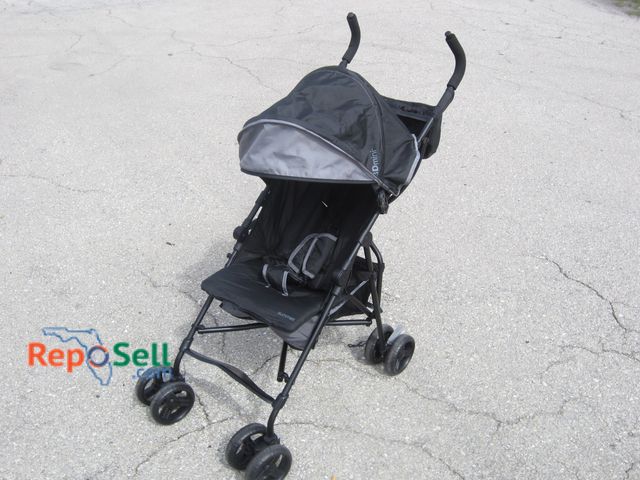 Lot 31-1069 - Summer 3Dmini Stroller w/Cup Holders, Zipper Storage Pocket &amp; Shade Cover