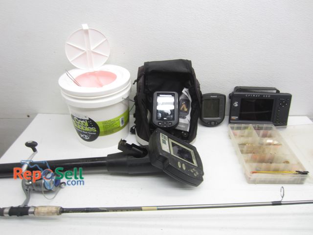 Lot 31-1401 - Fishing Accessories: Garmin, Hummingbird, Piranha 2 and tackle, etc