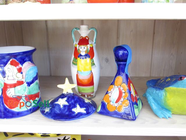Lot 31-1041 - (4) Ceramic Pieces: Bullfrog, Vase, Cookie Jar, Decanter