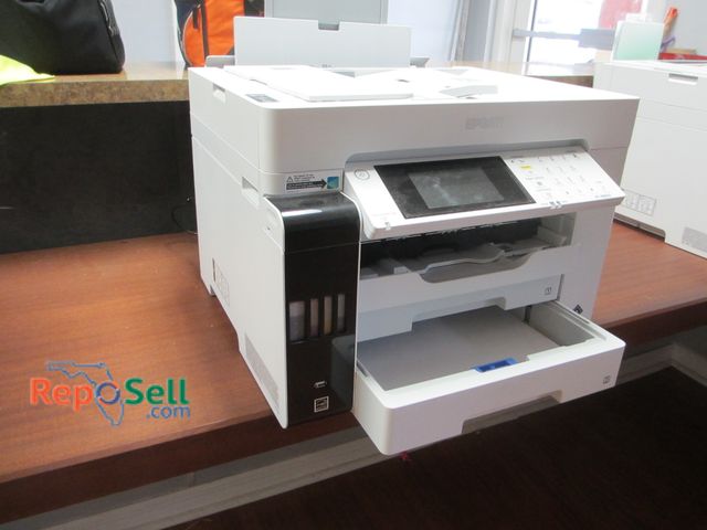 Lot 31-8170 - Epson Printer Model 16650 - Powers On