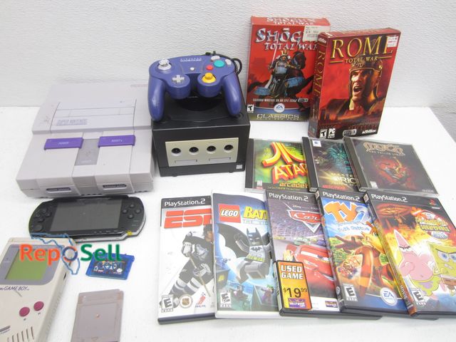 Lot 31-1119 - Vintage Nintendo with Play station Games, No Power cord