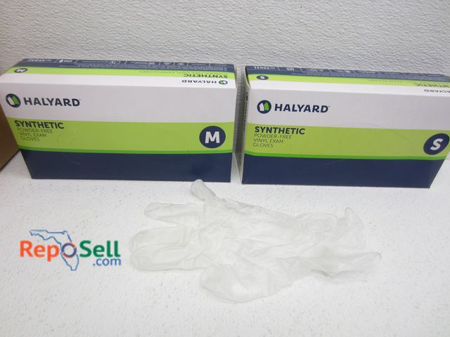 Lot 31-5094 - (2,000) Halyard Synthetic Gloves Small/Medium - (20) Boxes Of Gloves