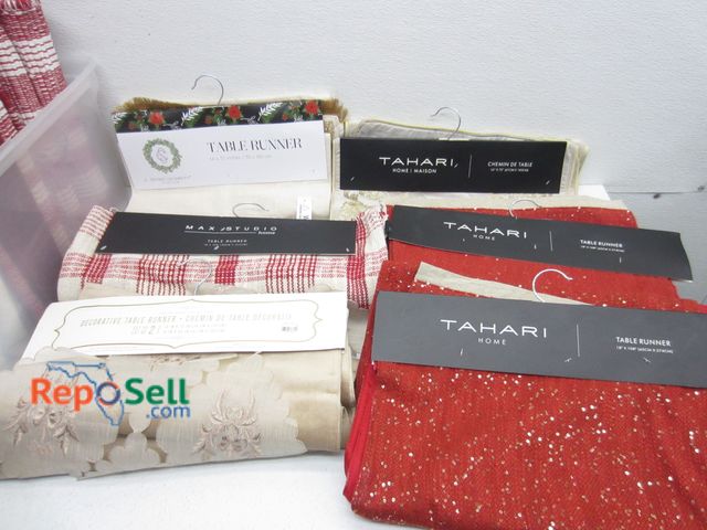 Lot 31-5237 - (14) New Table Runners