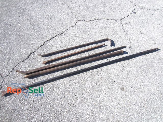 Lot 31-5372 - (5) Heavy Duty Pry Bars, Longest Is 6'