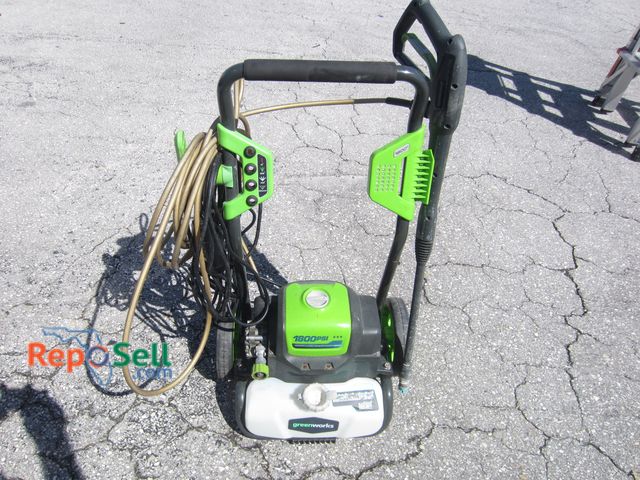 Lot 31-5398 - Greenworks 1800e Pressure Washer w/Wand &amp; Hose - Powers On