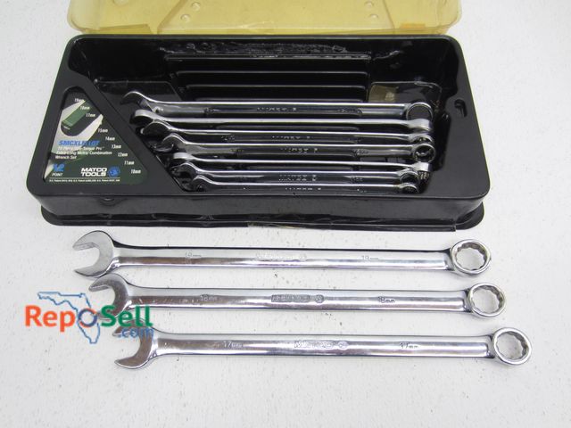 Lot 31-1166 - Matco Tools 10pc Ex-Long Metric Combo Wrench Set