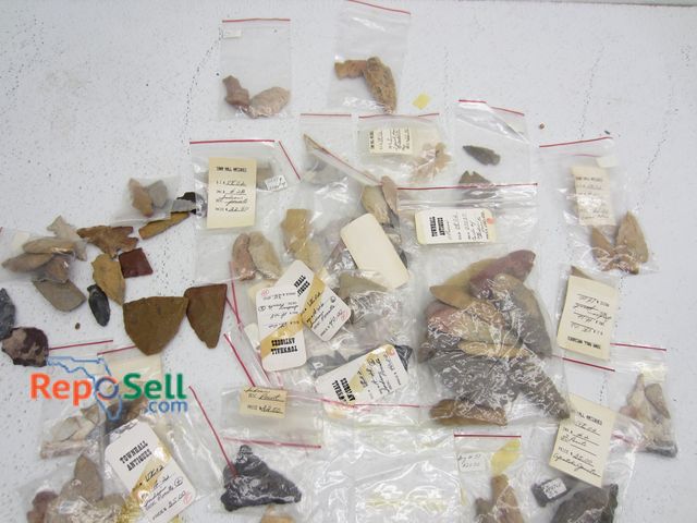 Lot 31-1153 - Collection of (100+) Arrowheads and Spear Points