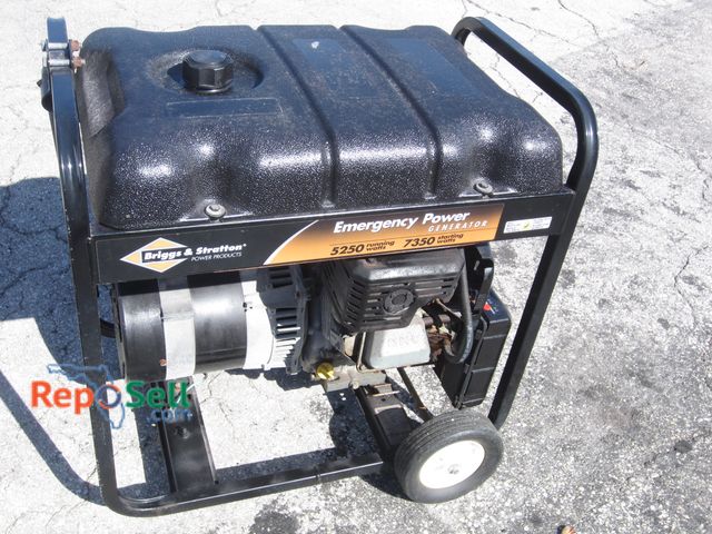 Lot 31-2082 - Briggs &amp; Stratton Gas Generator 4250 Running Watts - 15HP Motor #185432 - Ran When Tested