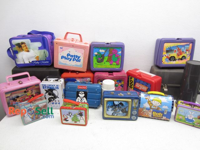 Lot 31-5067 - Vintage Collectible Lunch Boxes/Thermos