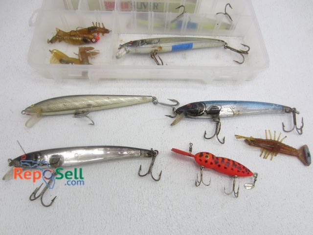 Lot 31-6491 - (12) Fishing Lures - Mostly Vintage w/Tacklebox: Rapala, Bomber, etc.