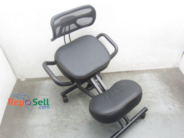 Lot 31-7118 - Someet Ergonomic Kneeling Chair w/Back &amp; Wheel Locks/Brakes