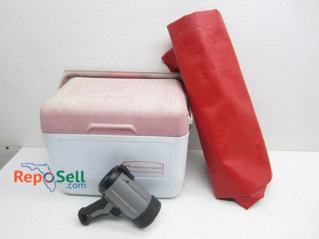 Lot 31-4089 - Rubbermaid Small Cooler, Dry Bag, Ozark Flashlight (powers on)