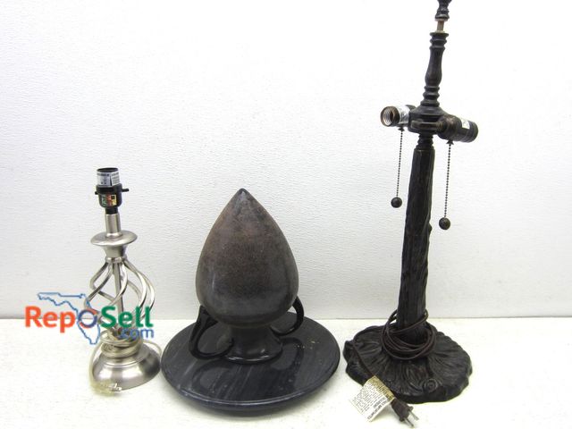 Lot 31-6274 - Pitcher, (2) Lamps (power on, no shades), Marble Spinning Base