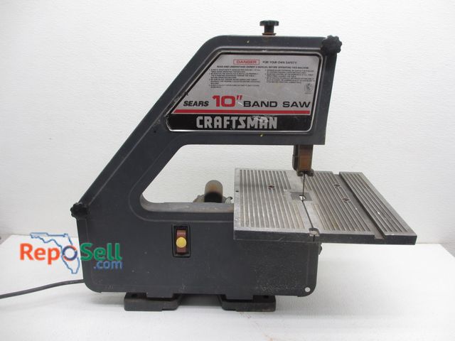 Lot 31-8091 - Craftsman 10" Band Saw - Powers On