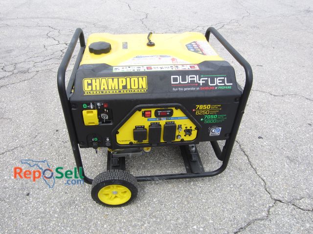 Lot 31-5376 - Champion Dual Fuel Generator, Gas 6250 Running Watts/ Propane 5600 Running Watts #100592 389cc - Ran...