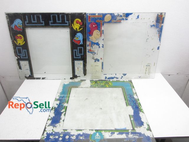 Lot 31-2126 - Lot Of (3) Vintage Arcade Glass Bezels