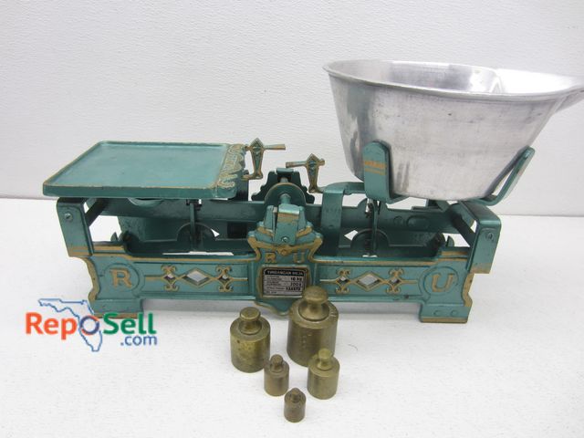 Lot 31-5529 - Timbangan Meja (Weighing Scale) - Vintage/Cast Iron