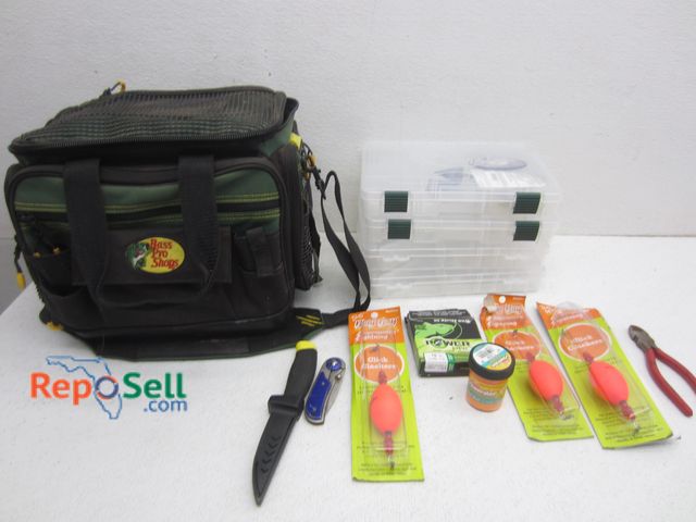 Lot 31-2417 - Bass Pro Shop Tackle Bag w/(4) Small Tackle Boxes &amp; Lures