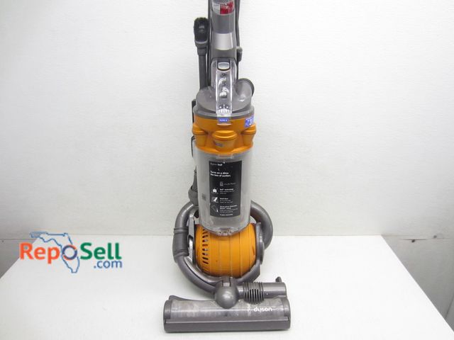 Lot 31-9213 - Dyson DC25 vacuum cleaner, powers on, circulates, brush spins