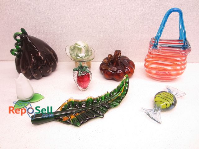 Lot 31-2282 - (8) pcs. of Glass Sculptures; Basket, Mushroom, Hard Candy, Etc.