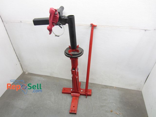 Lot 31-6092 - Pittsburgh Portable Tire Changer