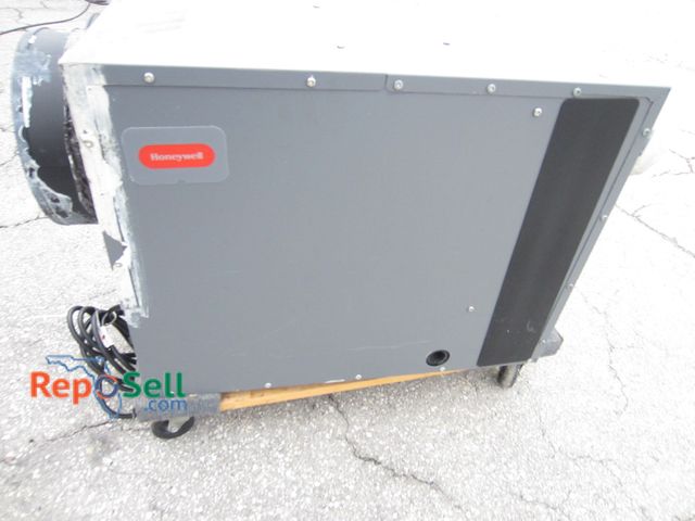 Lot 31-9263 - Honeywell Dehumidifier DR90A2000 - Needs Repair