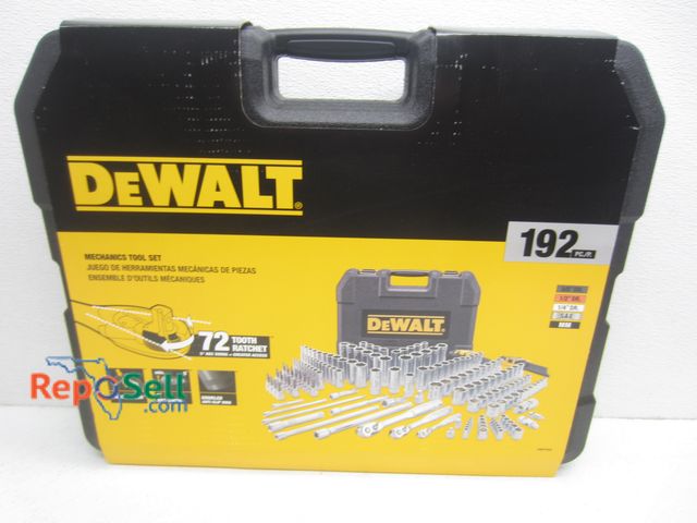 Lot 31-1076 - New Dewalt 192pc Mechanics Tool Set