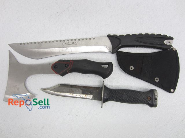 Lot 31-9187 - (2) Knives, (1) Hatchet w/Sheath