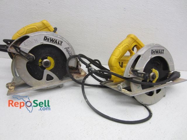 Lot 31-4078 - (2) DeWalt Circular Saws - 7-1/4", #DWE575, Both Power On