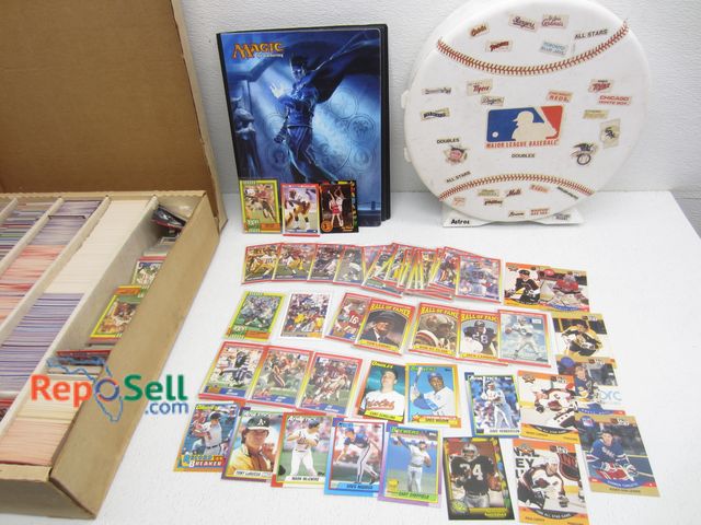Lot 31-9187 - Large Lot Vintage Sports Cards: Bo Jackson, Brett, Hull, etc.