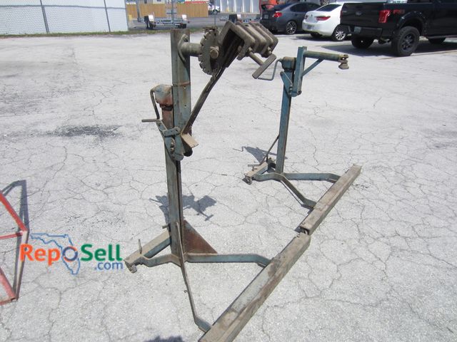 Lot 31-5197 - (2) Rotating Stands 49" x 52" 31