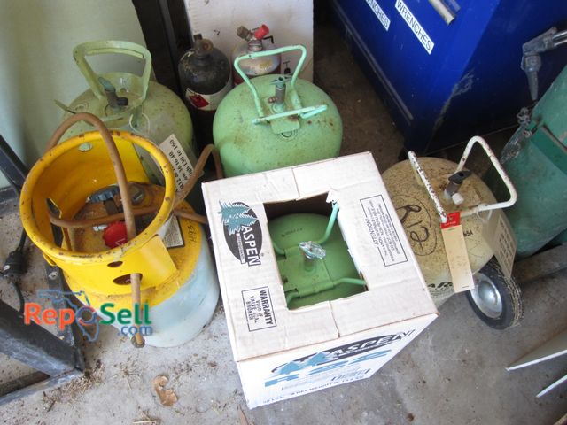 Lot 31-2065 - (7) Various Refrigerant tanks, some are empty some are partial/full