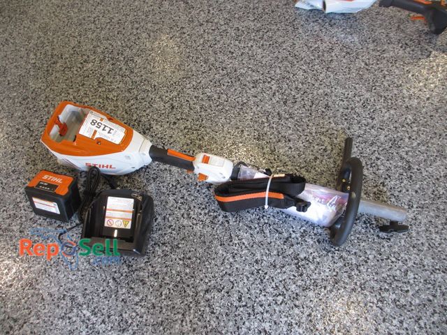 Lot 31-1158 - New Stihl KMA 80 R Electric Power Head Includes AK 30 Battery And Charger. Model Features A Lightwei...