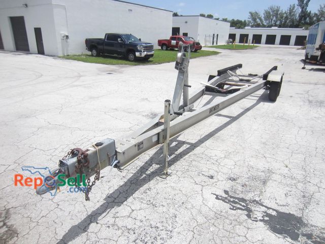 Lot 31-6310 - 1993 Aluminum 25' Boat Master Boat Trailer. 7.25" x 4" x 25ft I-Beam Construction  Sold With Bill Of...