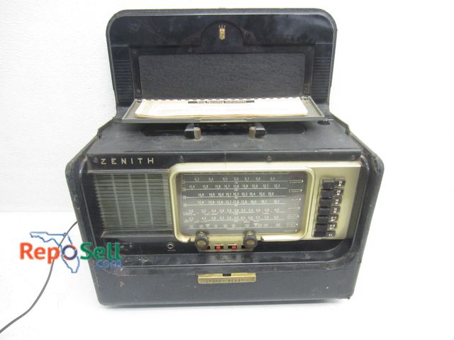 Lot 31-6064 - Zenith Trans Oceanic Radio - Power On