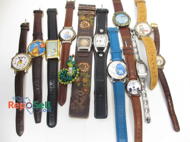 Lot 31-5014 - (12) Watches (not running): Fossil and Disney