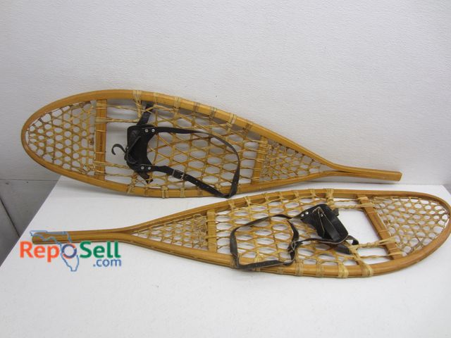 Lot 31-9366 - Vintage Canada Snow Shoes