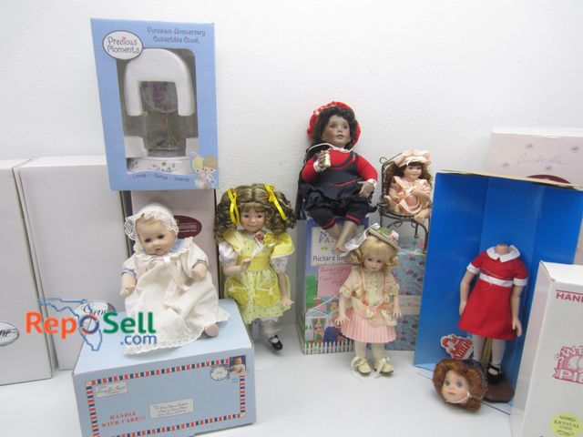 Lot 31-9195 - (10) Dolls: Some Porcelain - Ashton Drake, My First Portrait, Precious Moment