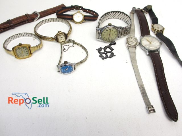 Lot 31-9251 - (8) Vintage Watches - Bulova, Saks, Timex, etc.