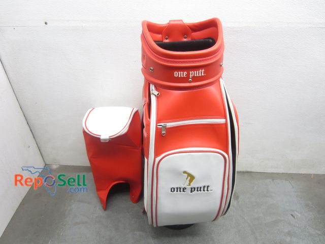 Lot 31-8497 - One Putt Golf Club Bag With Golf Club Cover