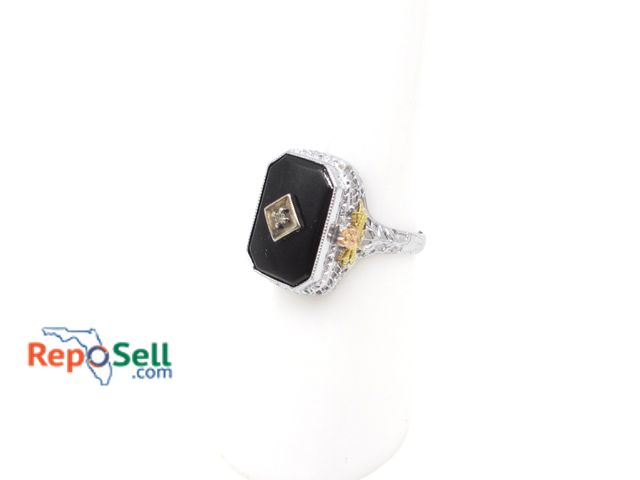 Lot 31-1006 - 14K White Gold Black Onyx Diamond Accent Ring Size 5 - 2.68g total