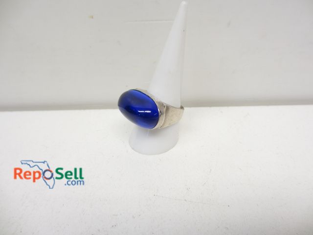 Lot 31-9262 - .925 Silver sapphire ring, size 8 - 15.87g total
