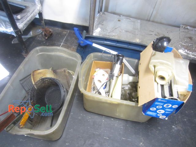 Lot 31-2053 - Lot of Kitchen Supplies: Strainers, Fry Baskets, Glass Jars, Hand Blender (Power On), (2) Vac Sealer...