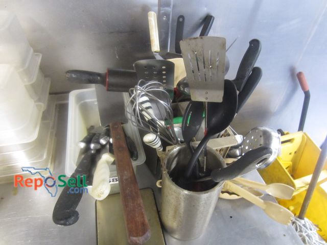 Lot 31-2058 - Assorted Kitchen Utensils: Knives, Spatulas, Stirring Spoons, etc.   - BRING TOTE